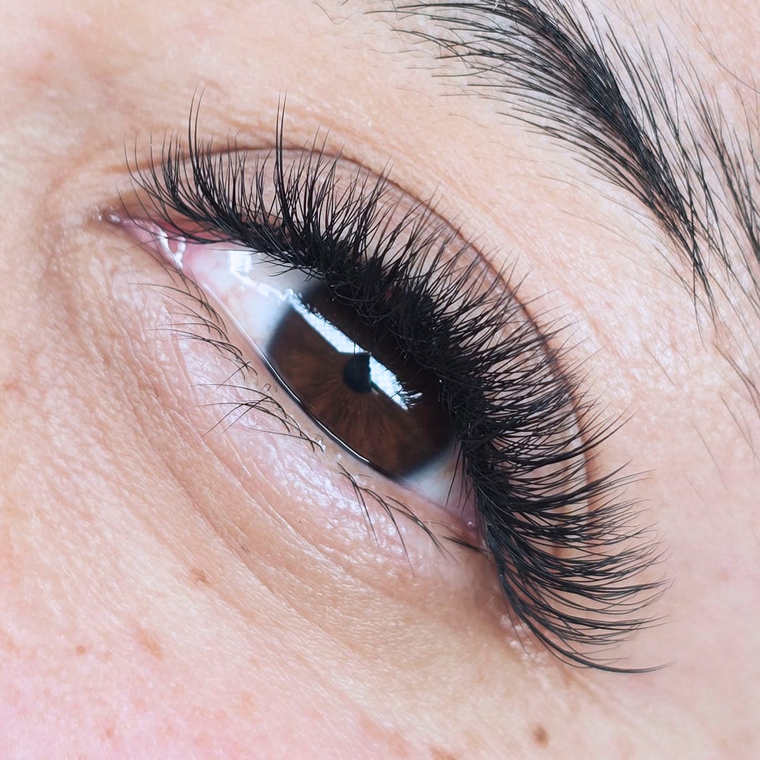 Sophisticated Hybrid Effect Full Set by Eybonee Spa, Thousand Oaks CA